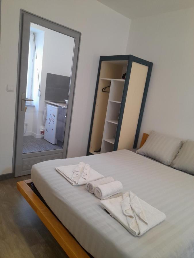 17, Face A La Gare Apartman Lannion Kültér fotó